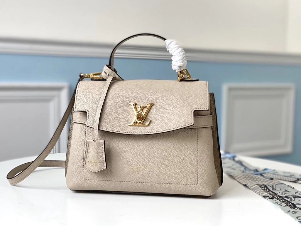 BB LOUIS MM EVER LOCKME VUITTON 0821